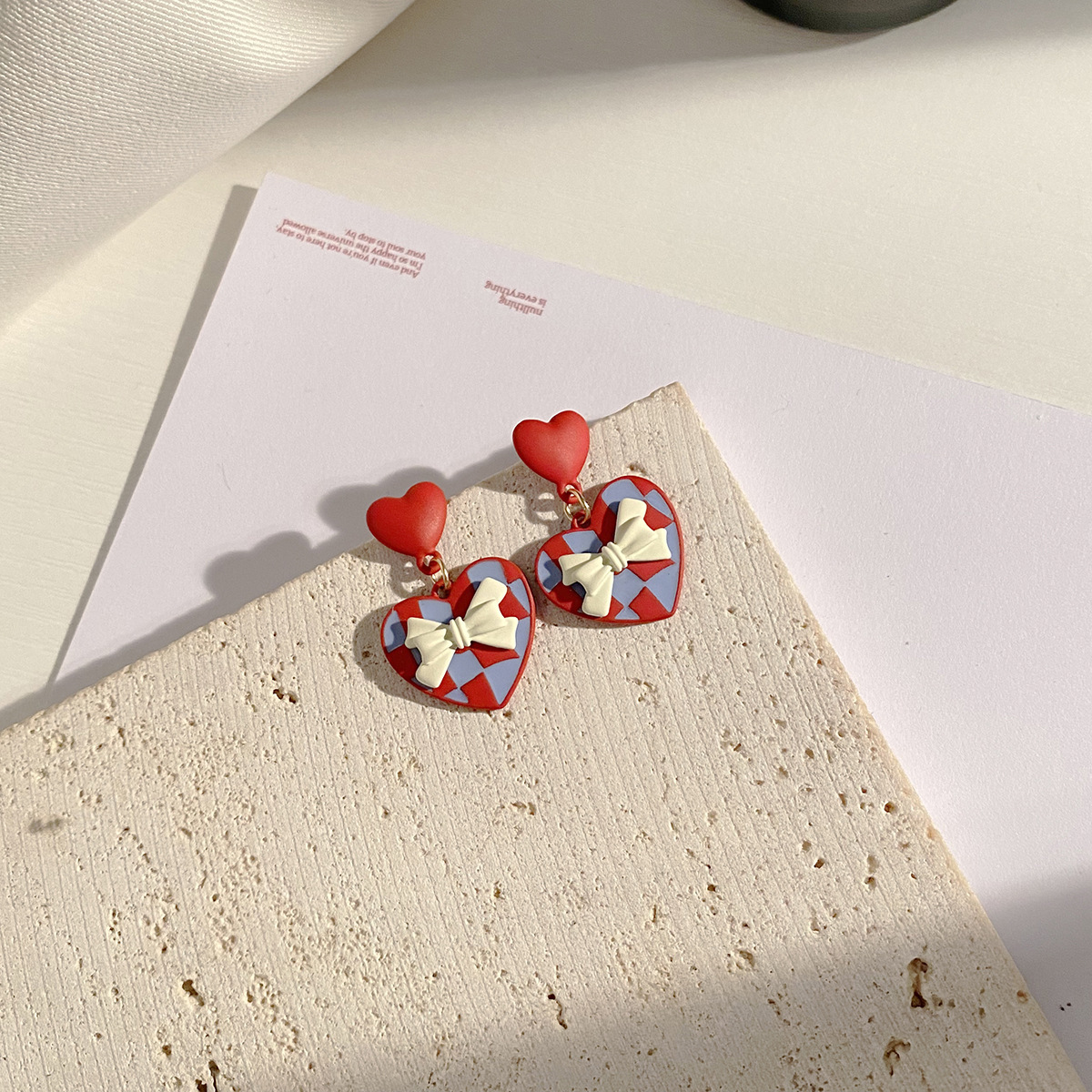 Women's Fashion Simple Love Shape Earrings