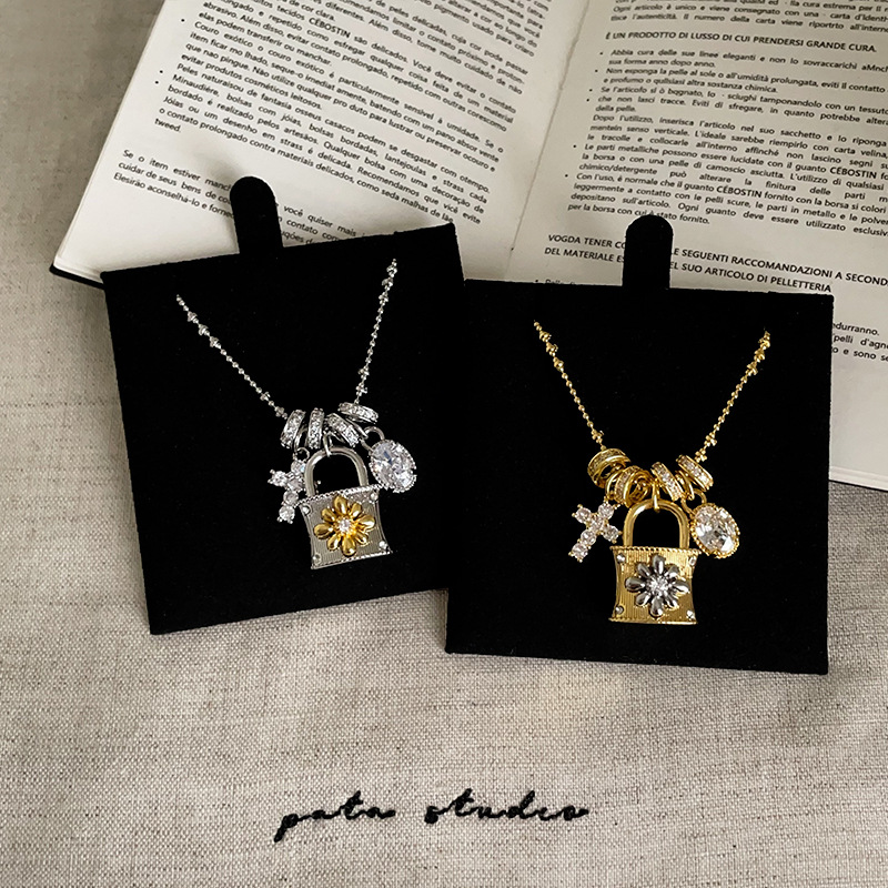 A Niche Retro Zircon Circle Tassel Necklace