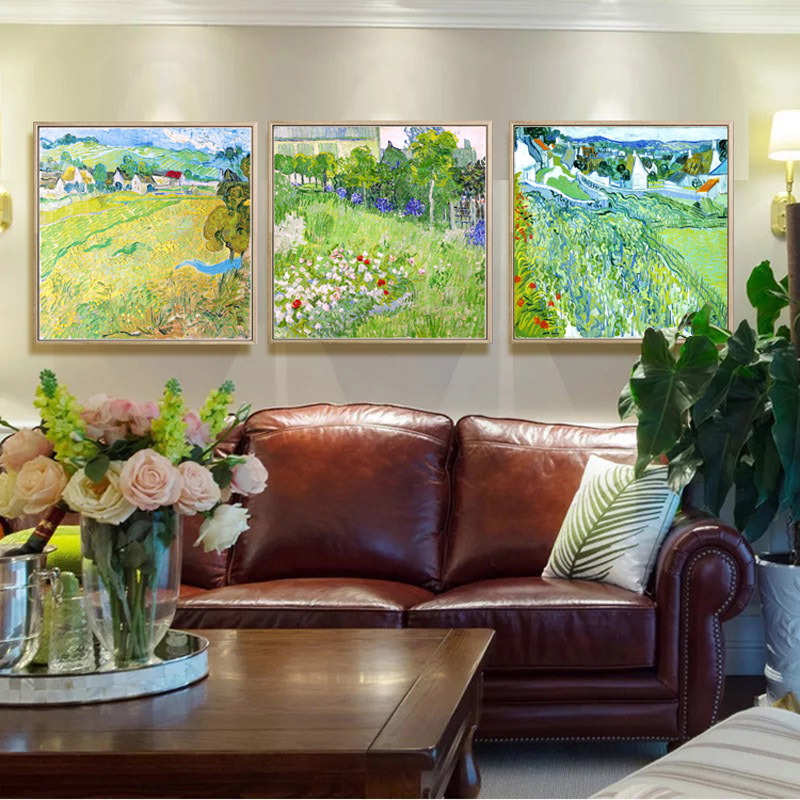 Hanging Pictures In The Hallway Of The Living Room And Framed Murals In The Porch — foto 3