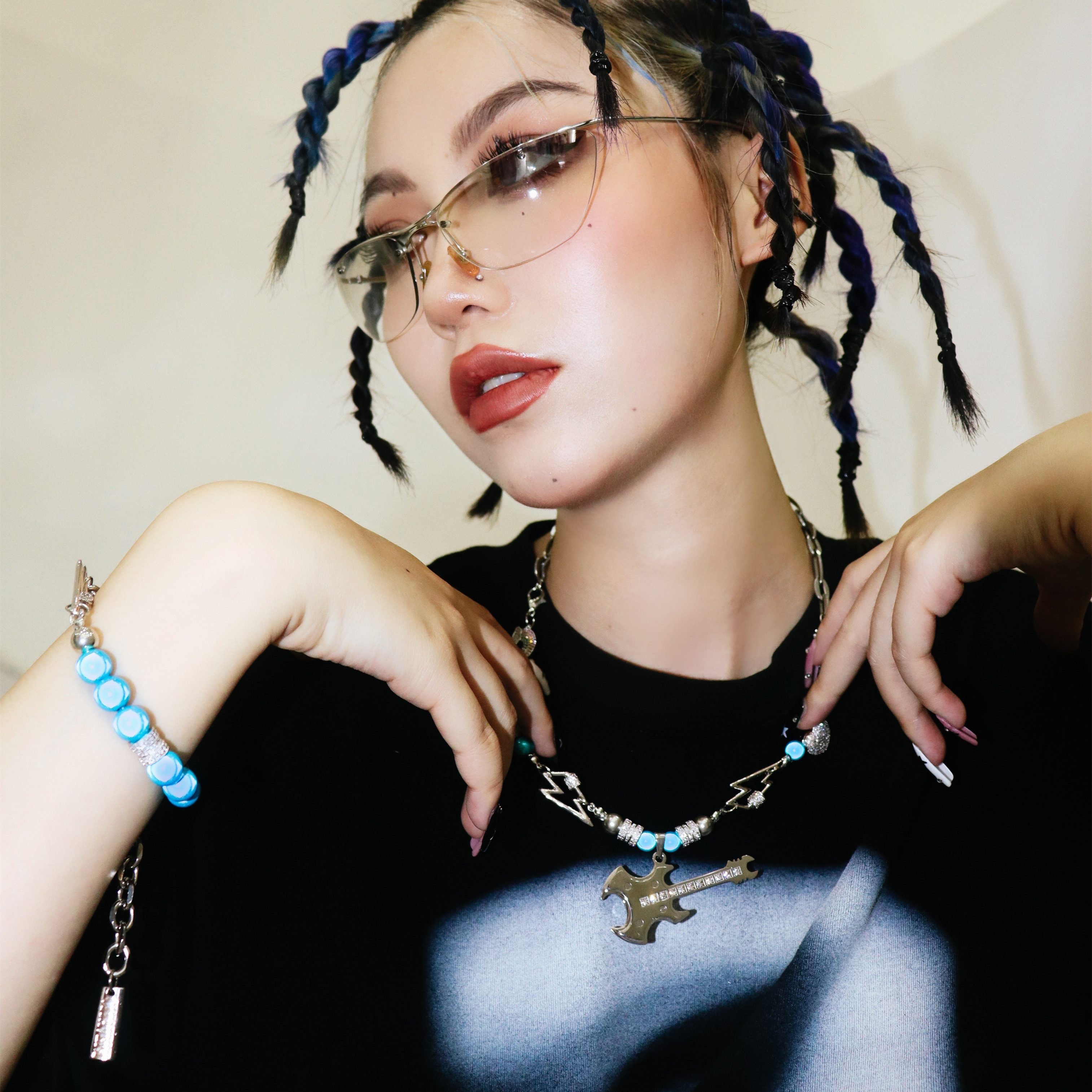 Original Design Hip Hop Pearl Guitar Pendant Necklace Ornament