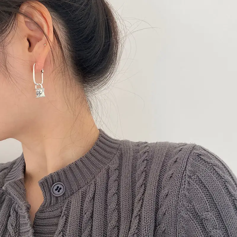 Women's Sterling Silver Asymmetric Chain Lock Ear Buckle