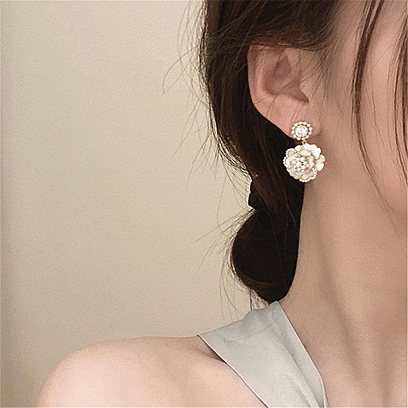 Silver Needle Super Fairy Pearl Camellia Earrings Temperament