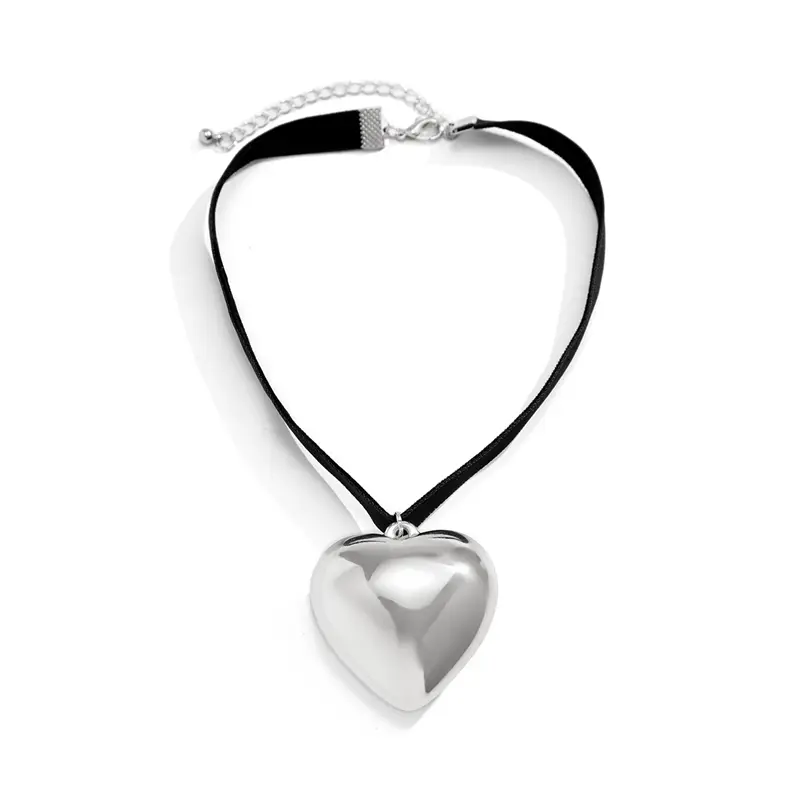 Flocked Cloth Peach Heart Necklace Women's Elegant Fashion Simple Clavicle Chain