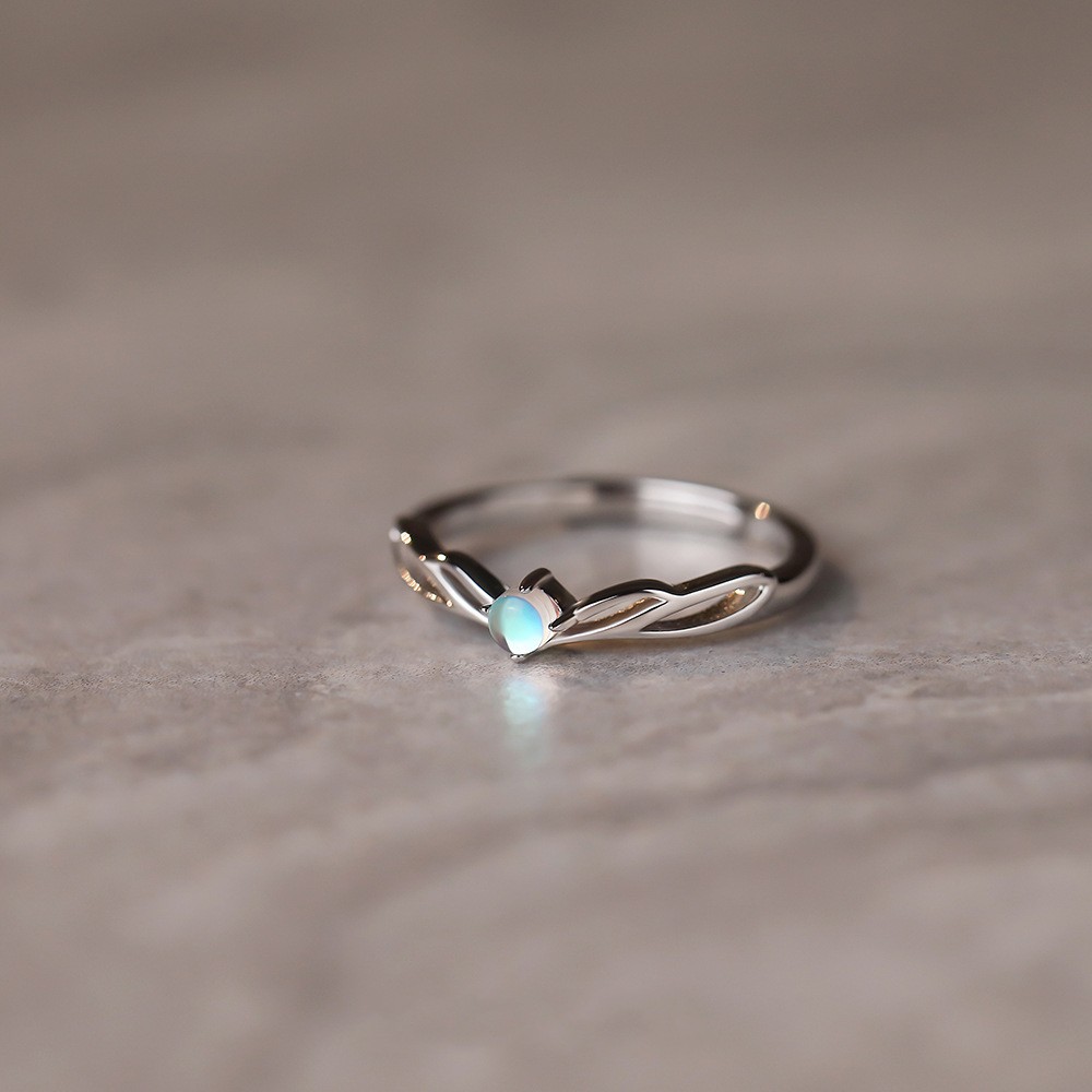 Simple Temperament Moonlight Magic Colored Stone Lovers Ring