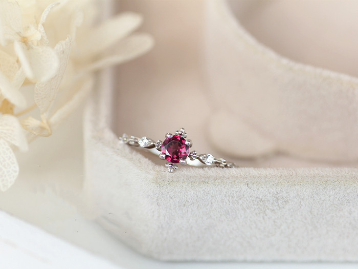 Wine Red Garnet Japanese Exquisite 925 Inlaid Ring Women