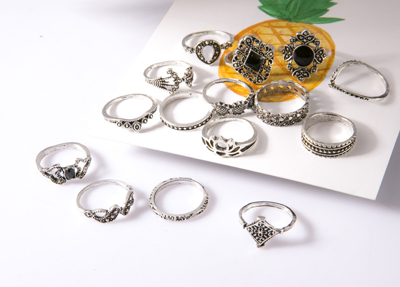 Fashion Trend 15-Piece Hollow Lotus Sunflower Geometric Black Gemstone Ring Set