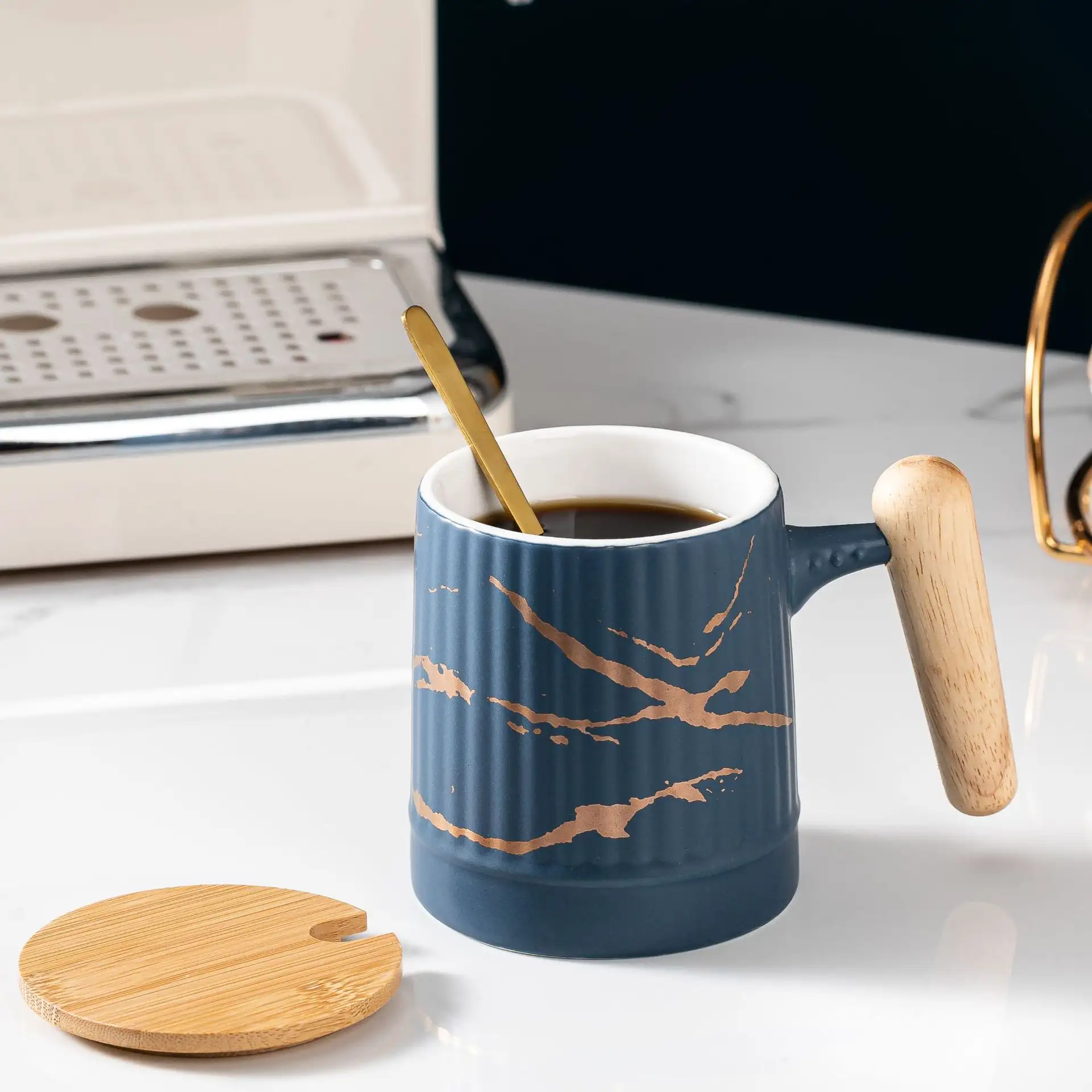 European Style Simple Fashion Creative Ceramic Cup With Lid Spoon