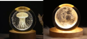 Kleine nachtlamp met kristallen bol, sterrenhemel en planeten – massiefhouten lampvoet, zonnestelsel 6 cm, 2 stuks
