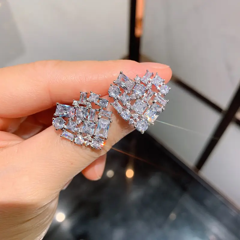 Popular Internet Celebrity Xiaoqing's New High-carbon Simulation Diamond Ring