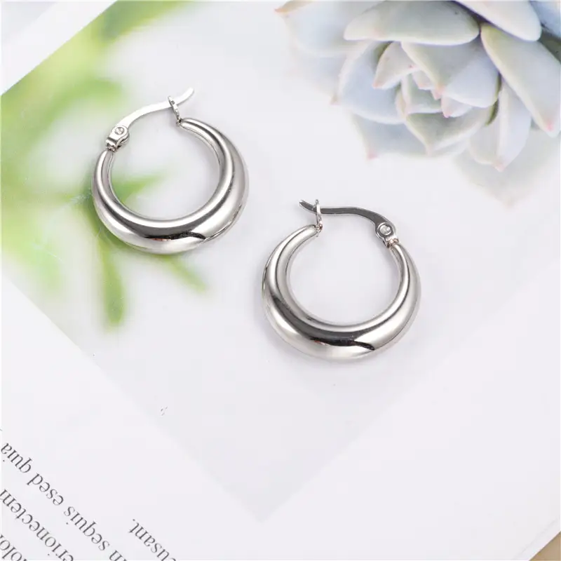 Hollow Crescent Hollow Earrings Temperament Retro