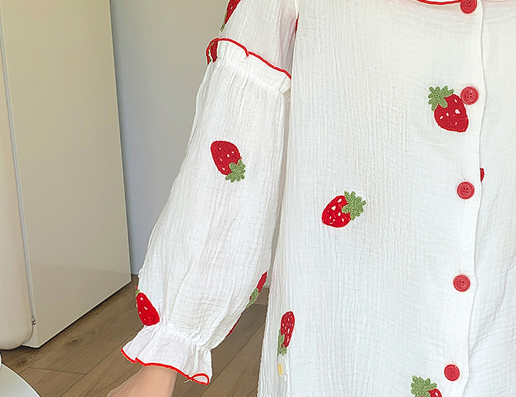 Title 3, Lovely White Strawberry Print Long-sleeved Suit