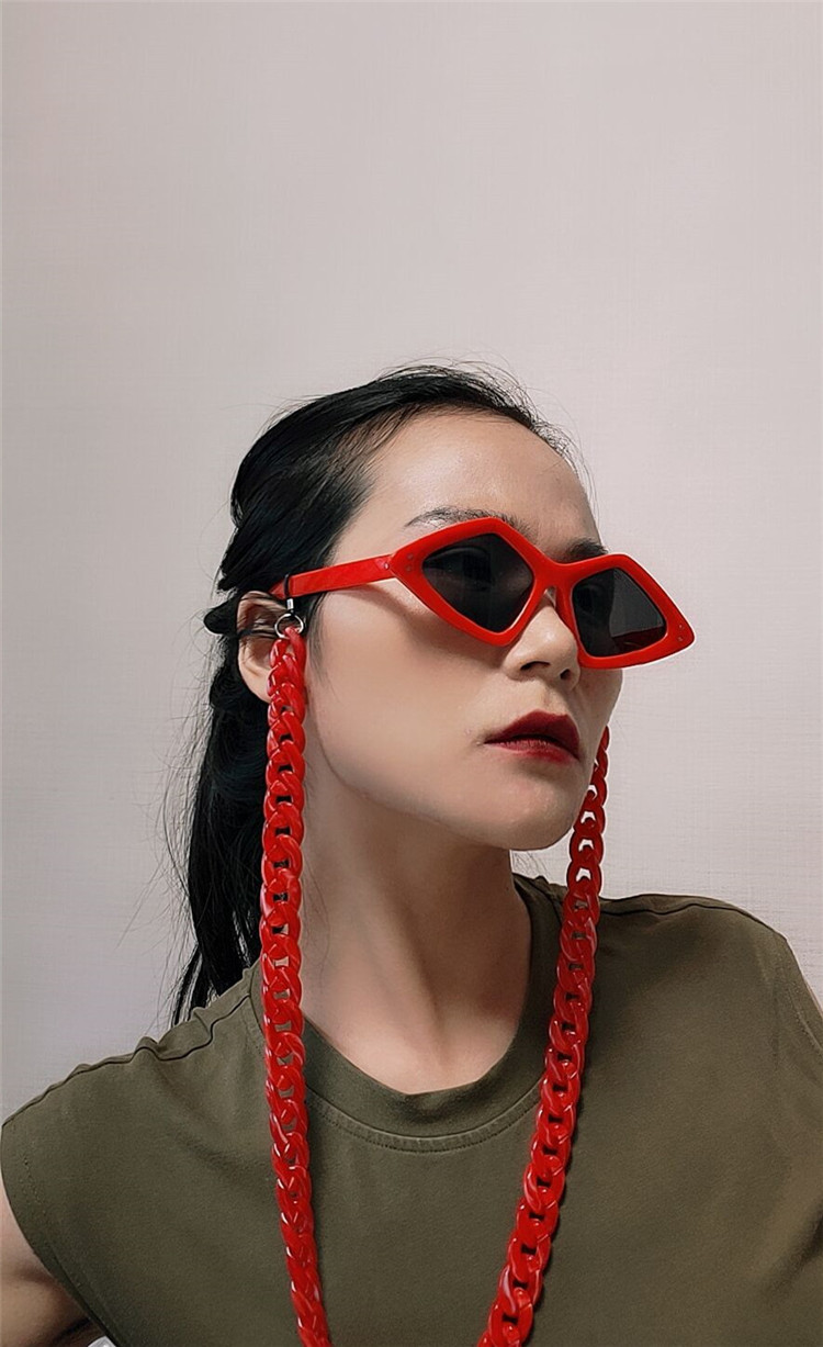 Title 19, Creative glasses chain