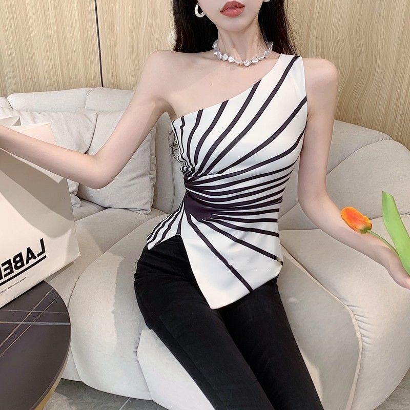 Women's Line Diagonal Sleeveless Off Shoulder Shirt