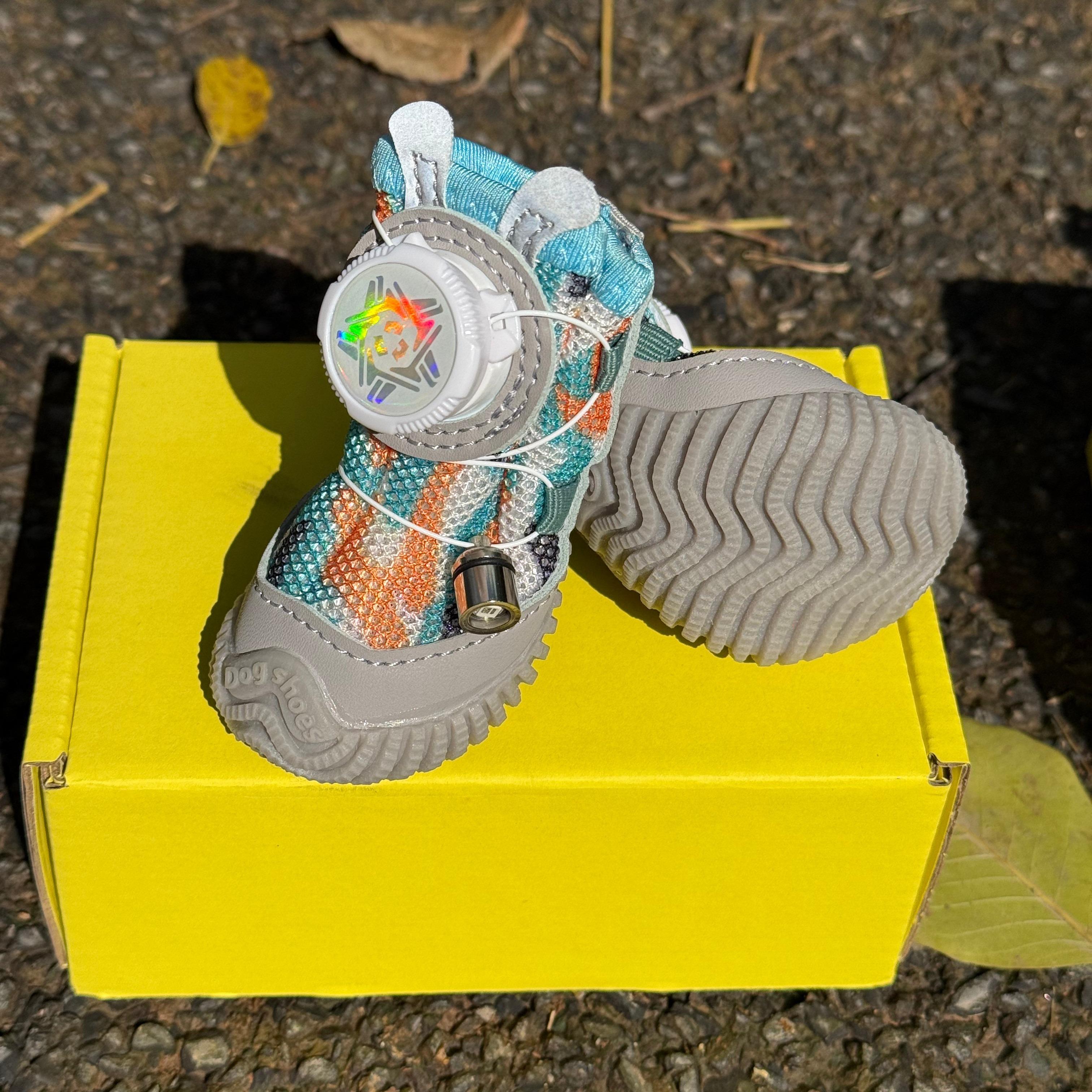 2026 New Glowing Dog Shoes 4PCS LED Light-Up Anti-Slip Paw Protector For Small Medium Dogs Night Safety Visibility Outdoor Shoes