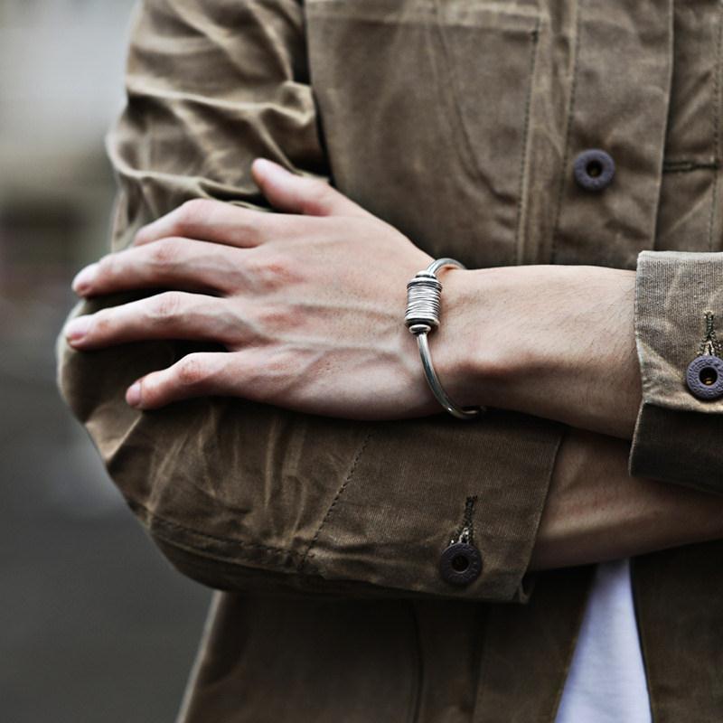 Manual Opening Retro Bracelet With Warp Spinner