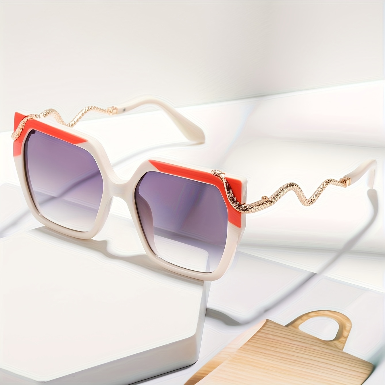 Ladies' Sophisticated Fashion Glasses With Snake-patterned Metal Temple Arms, Luxurious And Versatile, Featuring Unique Decorative Elements, Suitable For Casual Wear. — 1