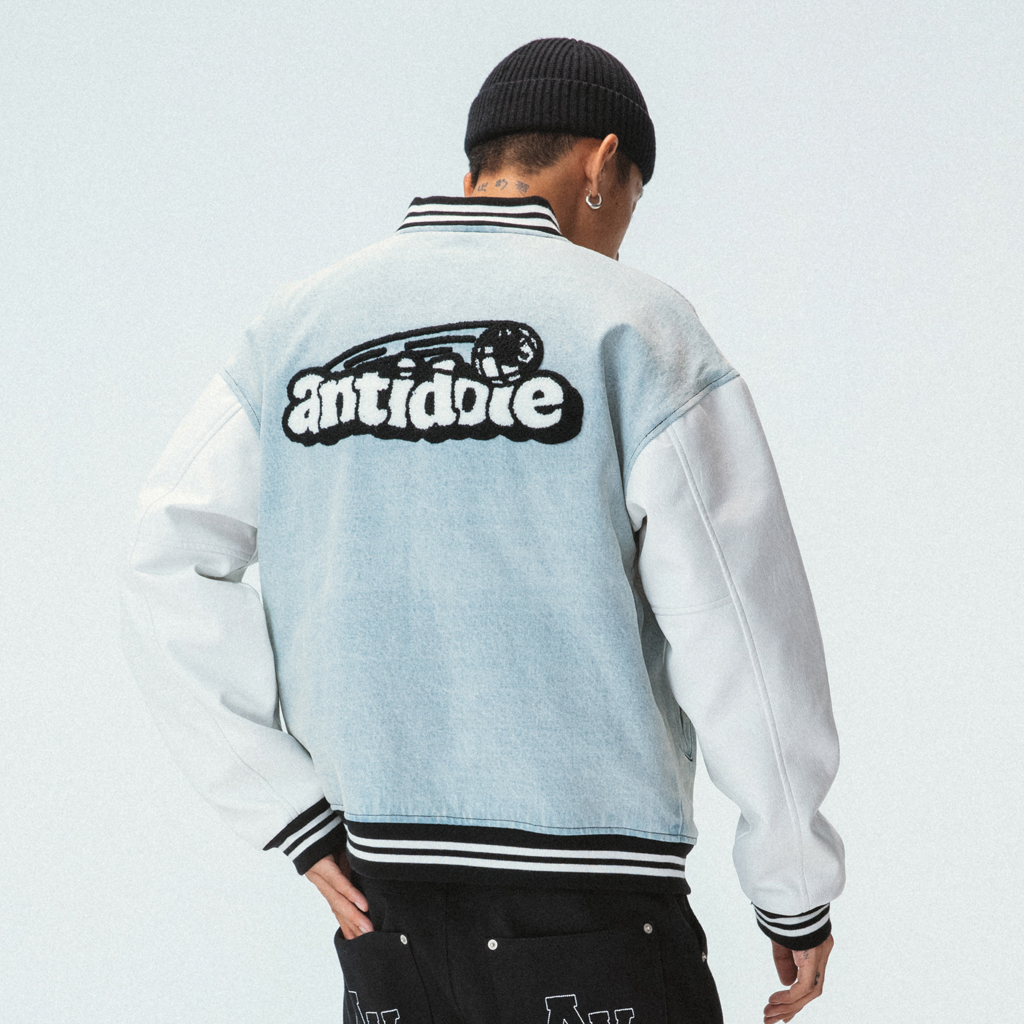 زي بيسبول من قماش الدنيم المغسول والمطرز بمنشفة قطنية