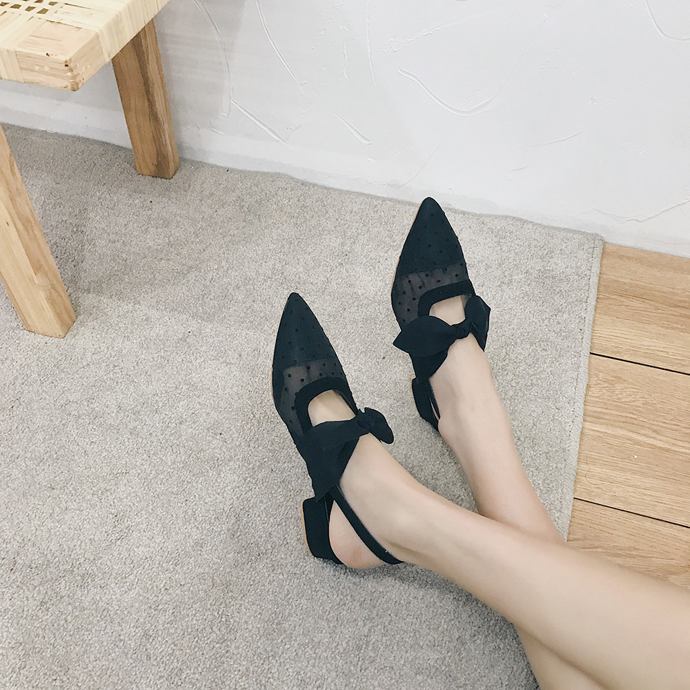 Pointed Low-Heel Shoes