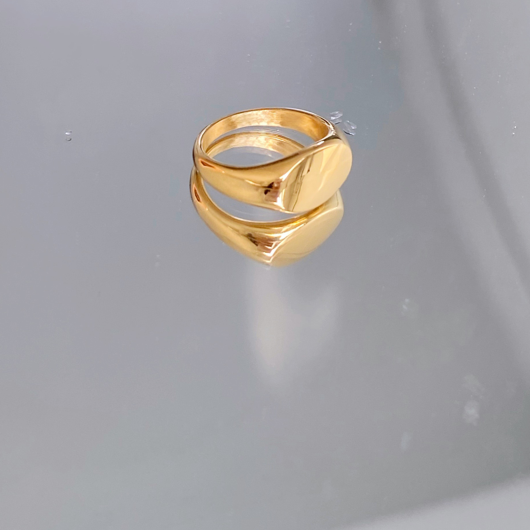 Light Body White Shell Metal Tail Finger Ring