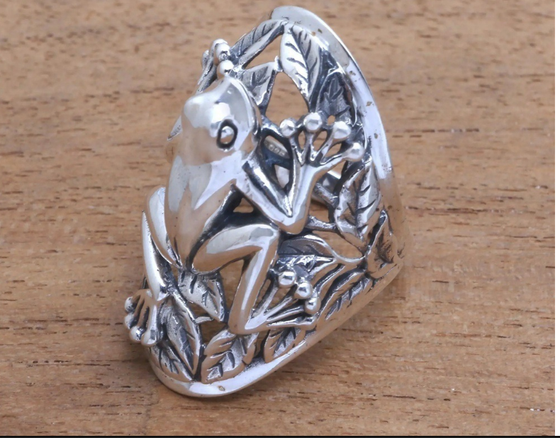 Fashion Personality Silver Frog Animal Leaf Hollow Ring