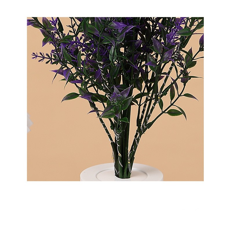 مبة ليلية صغيرة بتصميم اللافندر لغرفة النوم بجانب السرير