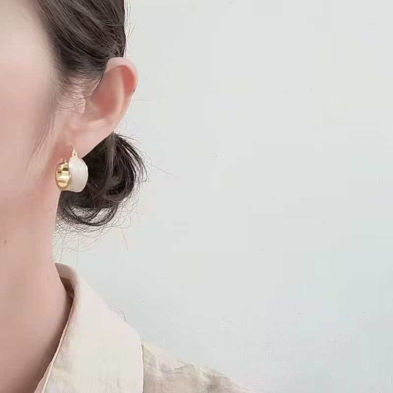 Light Luxury Vintage White Enamel Hoop Earrings, 2026 New Trendy Unique Metal Earrings, Elegant & Versatile