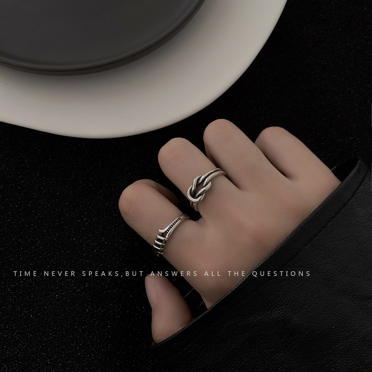 خاتم معملي قابل للتعديل بتصميم رجعي للإصبع السبابة