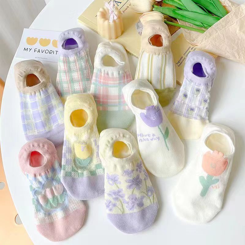 naiste paadi sokid madala lõikega