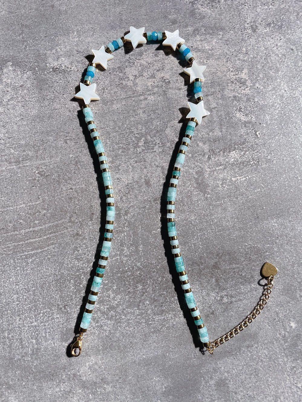 قلادة خرز بحجر طبيعي من مينتكريم مع لؤلؤة مياه عذبة