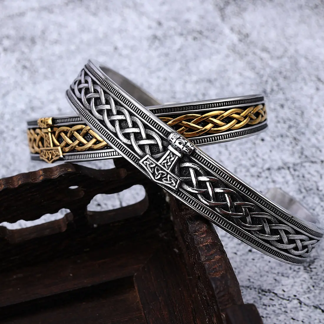 Men's And Women's Fashion Stainless Steel C-shaped Bracelet