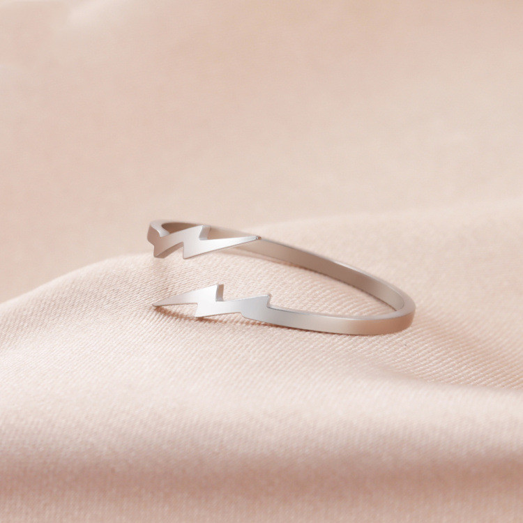 Personalized Niche Design Stainless Steel Hollow Double Lightning Opening Ring