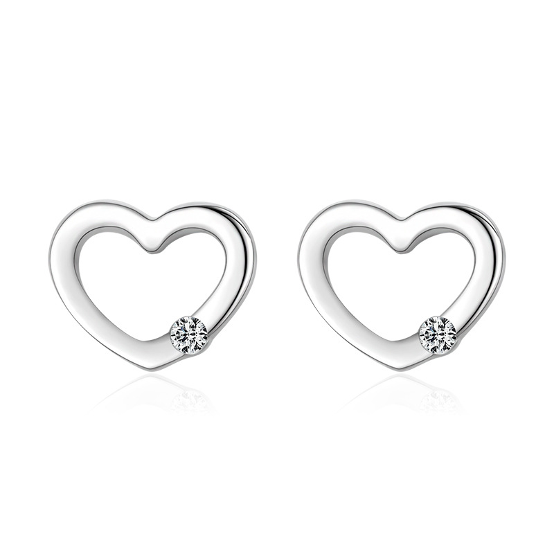 Sweet And Simple Hollow Heart-shaped Love Stud Earrings Women