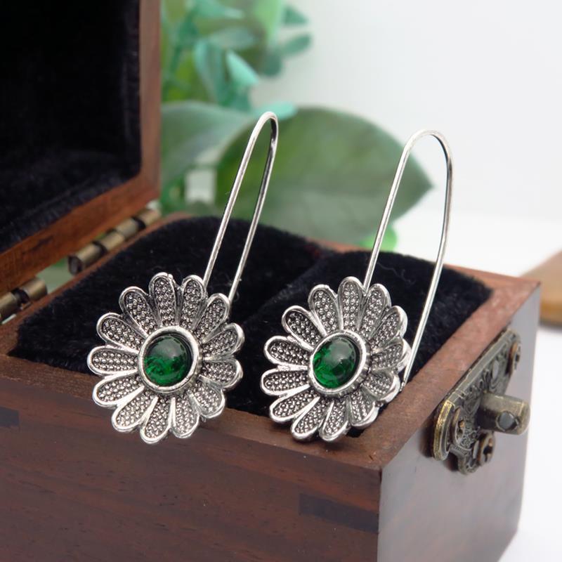 Creative Alloy Retro Flower Ear Jewelry
