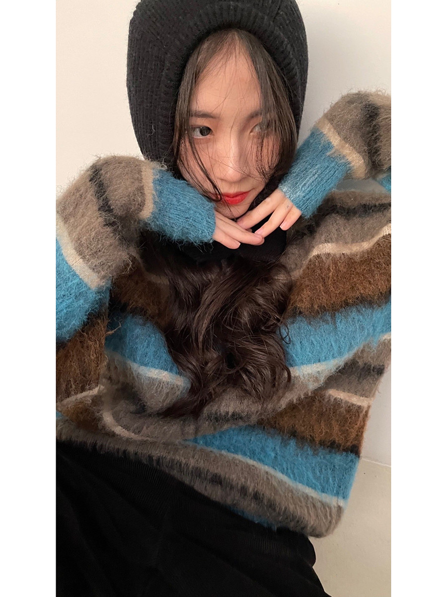 Women's Blue Striped Round Neck Loose Knitted Sweater