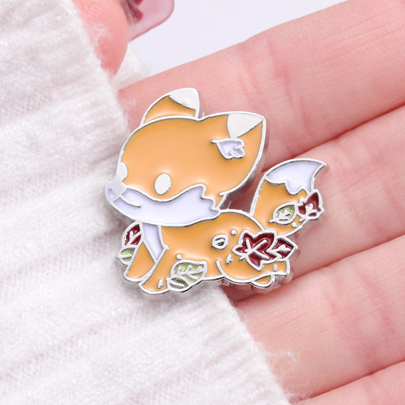 Title 1, Cute Cartoon Accessories Maple Leaf Fox Brooch