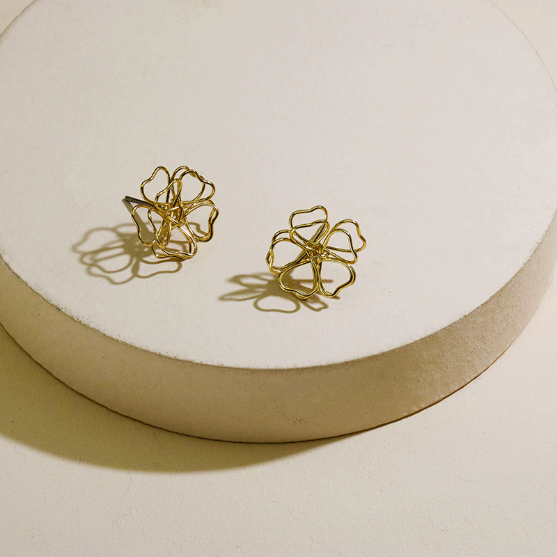 Popular Metal Flower Earrings Simple Personality