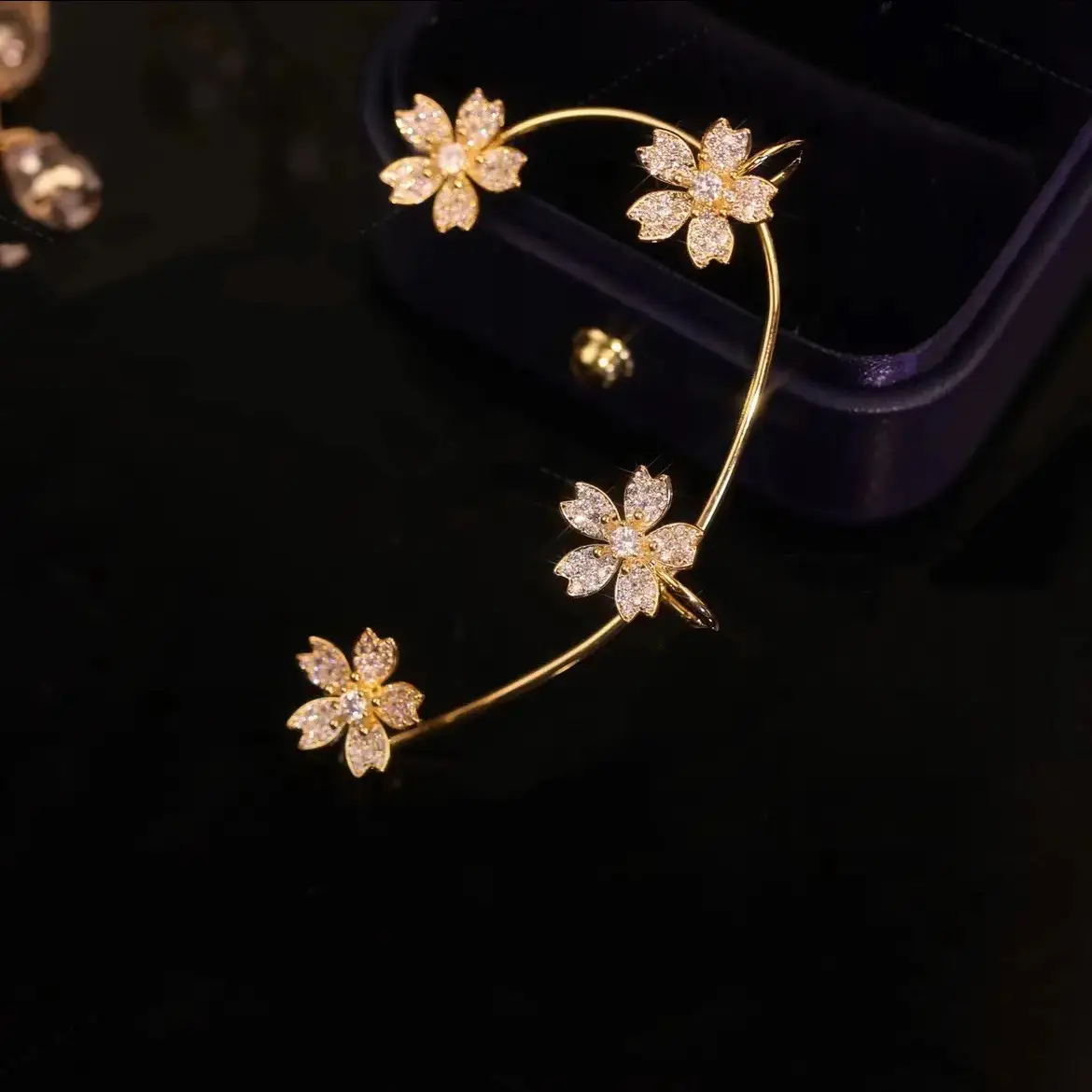 Luxurious Flower Ear Hook One-piece Temperament Earrings