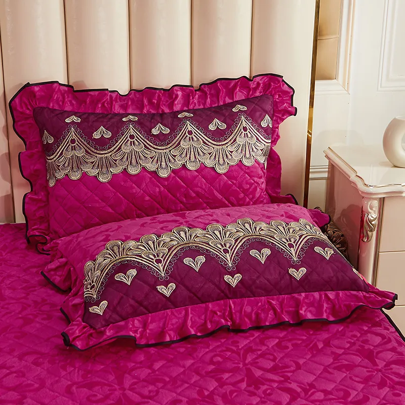 Single Pillowcase With Zipper Quilted Thick Lace Leather Plus Velvet Warm Pillow Core Cover - Red