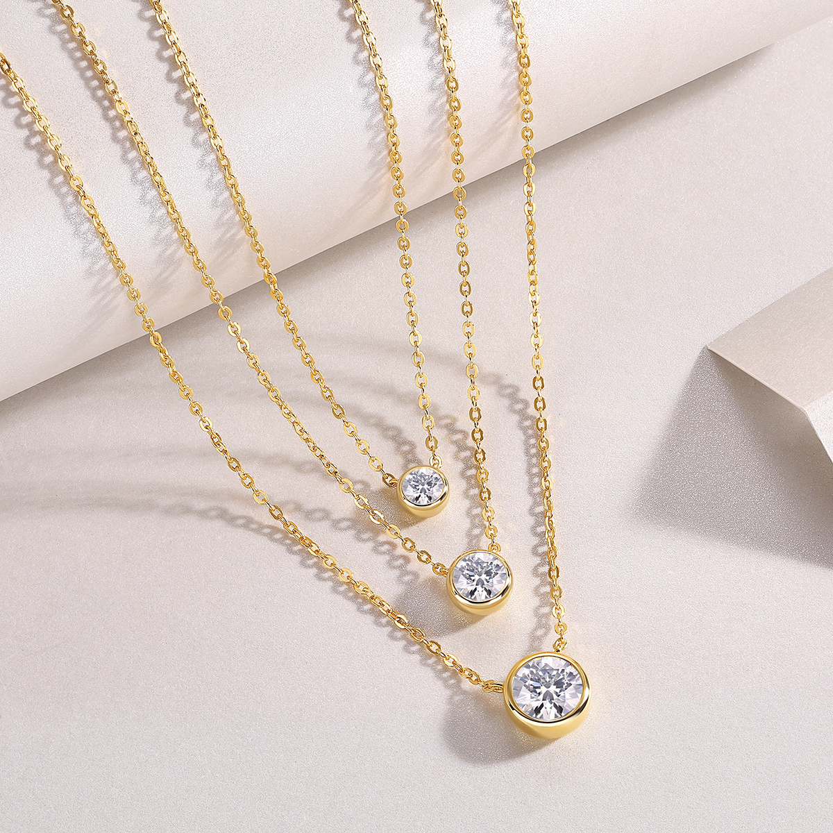 2-carat Luxury Fashion Minimalist Trend Jewelry Silver Pendant Necklace With Top-quality Moissanite, S925 Silver Electroplated With Gold