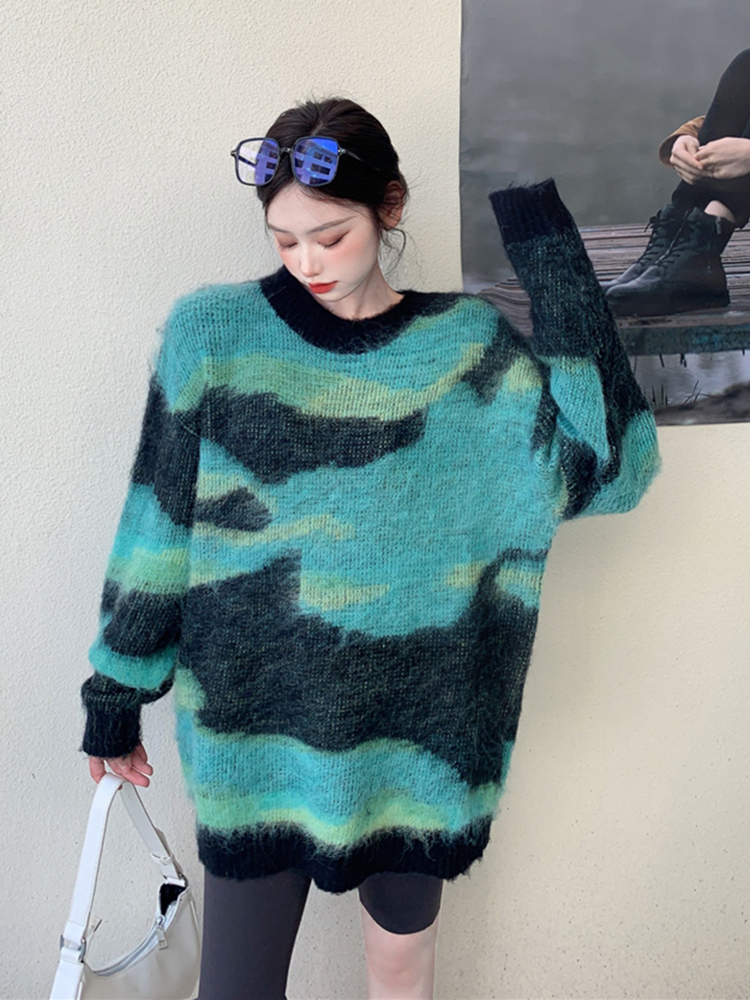 Women's Loose Soft Waxy Gradient Green Tie Dye Striped Sweater