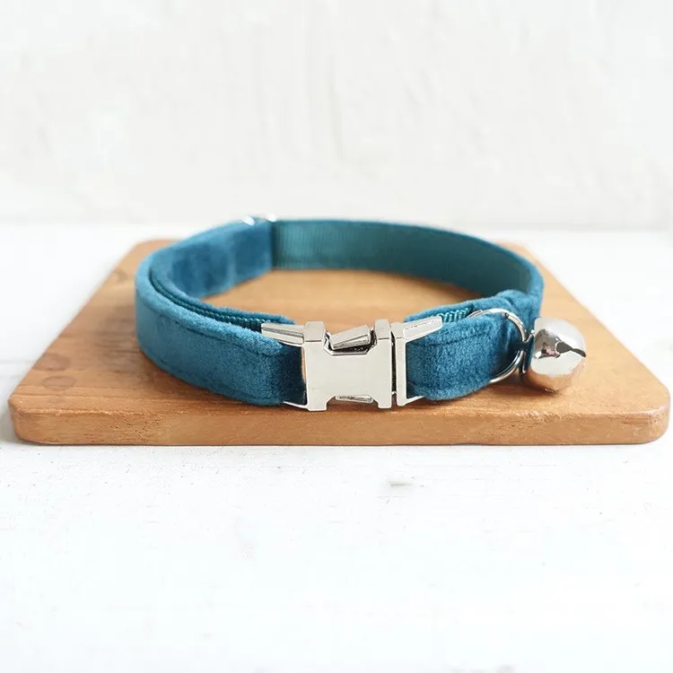 Soft and comfortable adjustable pet collar - Ruby Green Thick Velvet