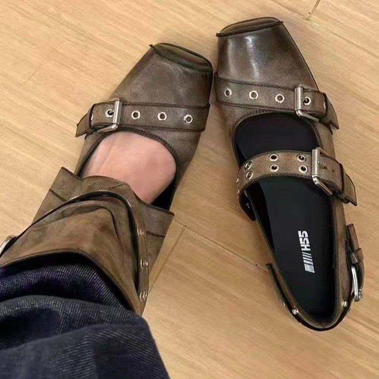 Women Vintage Distressed Rivet Mary Jane Shoes, Niche Design Low Heel Shallow Mouth Casual Leather Shoes For Daily Commute, New Arrival