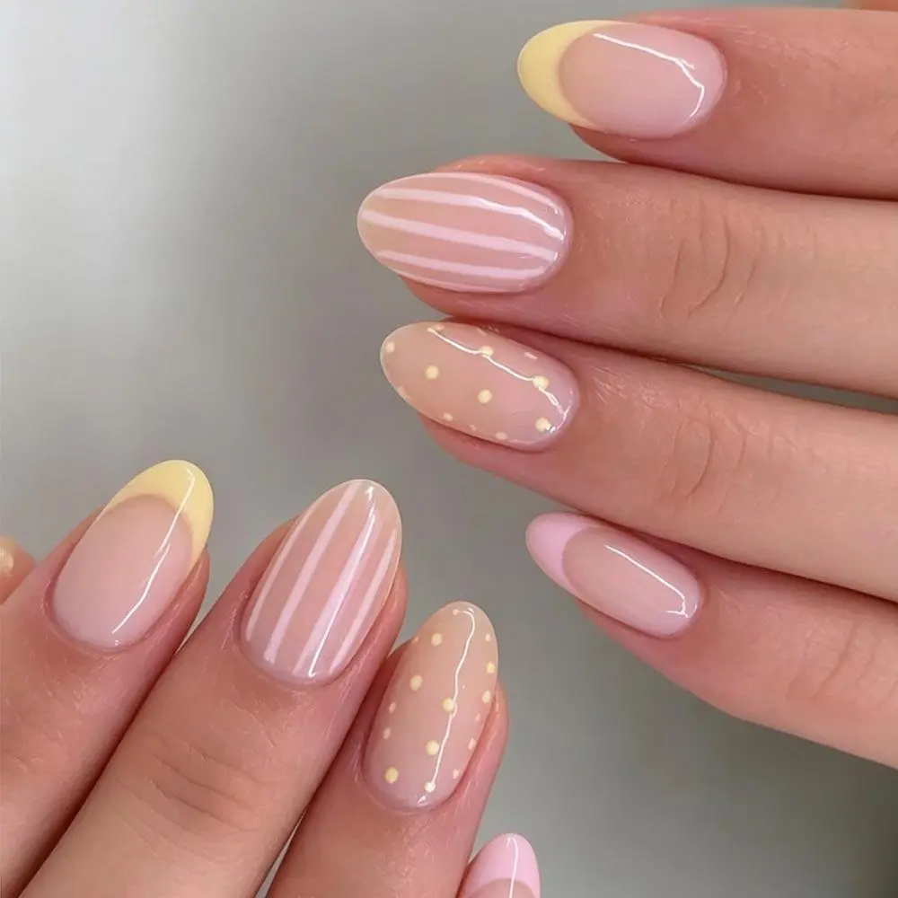 Of Short Almond-shaped Wearable Acrylic Nail Stickers