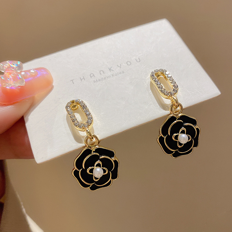 Pearl vintage earrings for women's fashion.