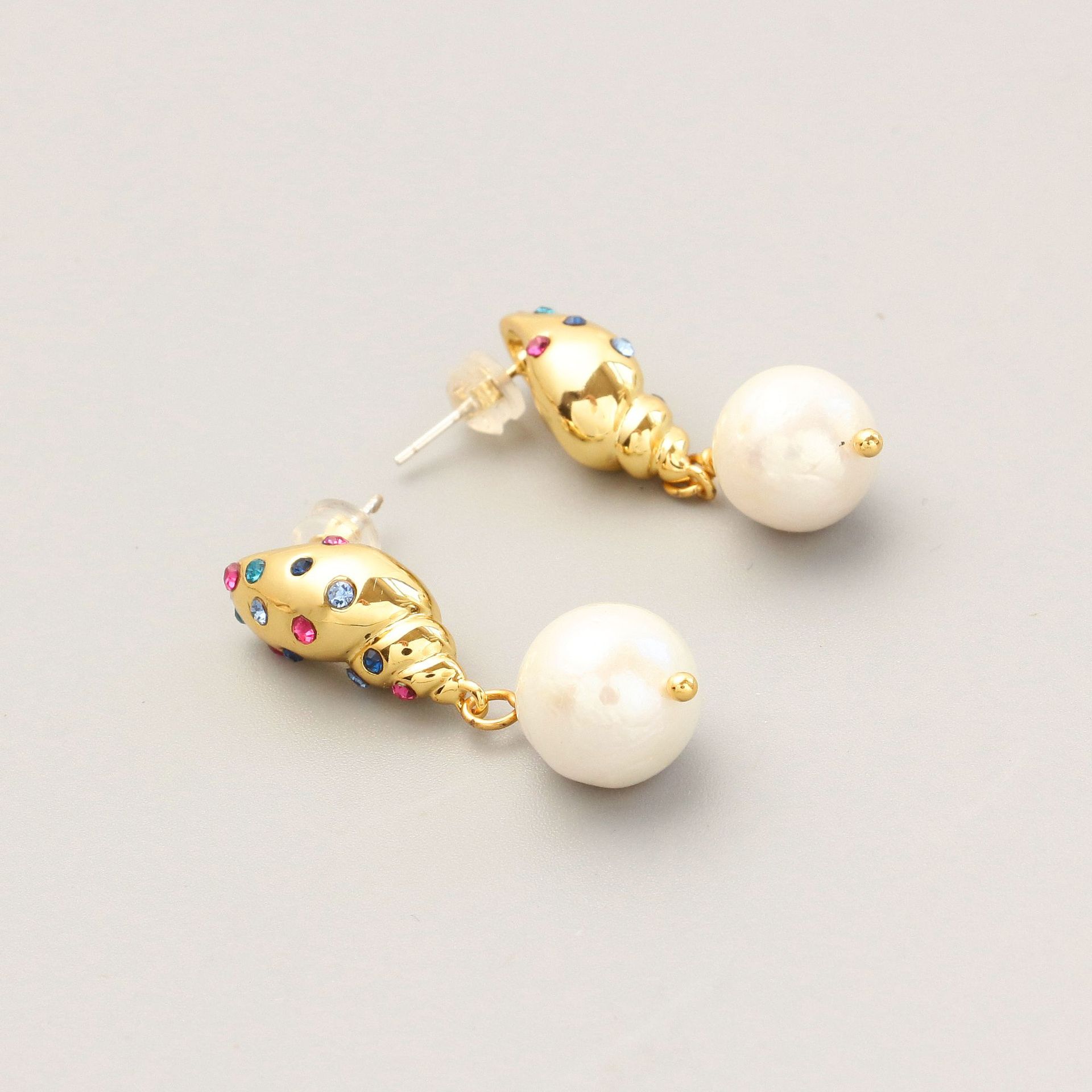 Women's Silver Needle Premium Pearl Sparkling Diamond Earrings