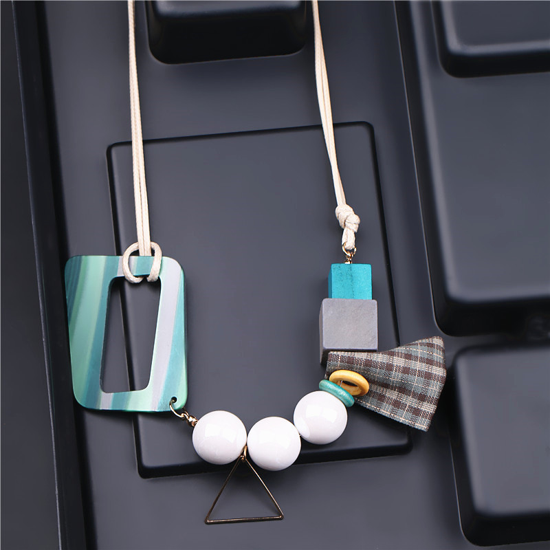 Personality Short All Match Sweater Chain