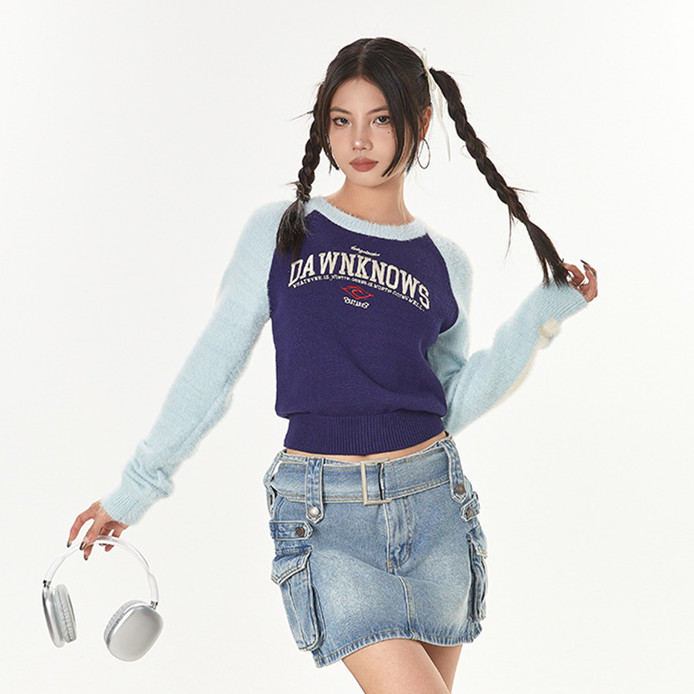Loose Letter Embroidery Raglan Sweater