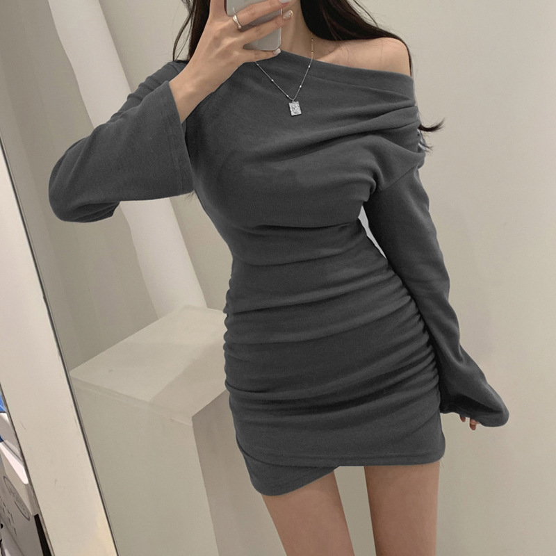 Fashion Slanted Shoulder Pleated Long-sleeved Dress Slim Fit