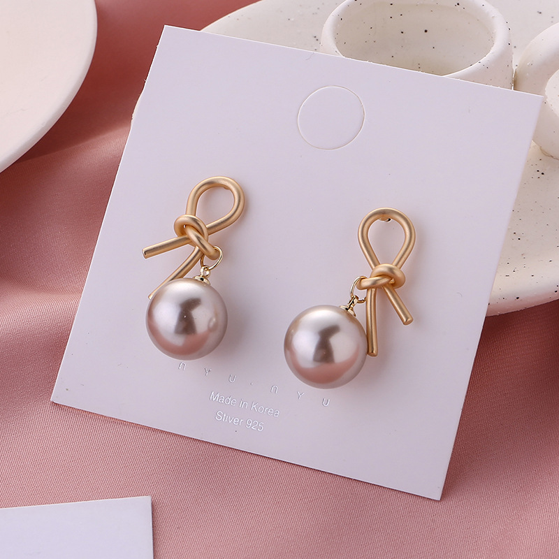 Net Red Pearl Earrings Women's New Trend Retro Port Fashion