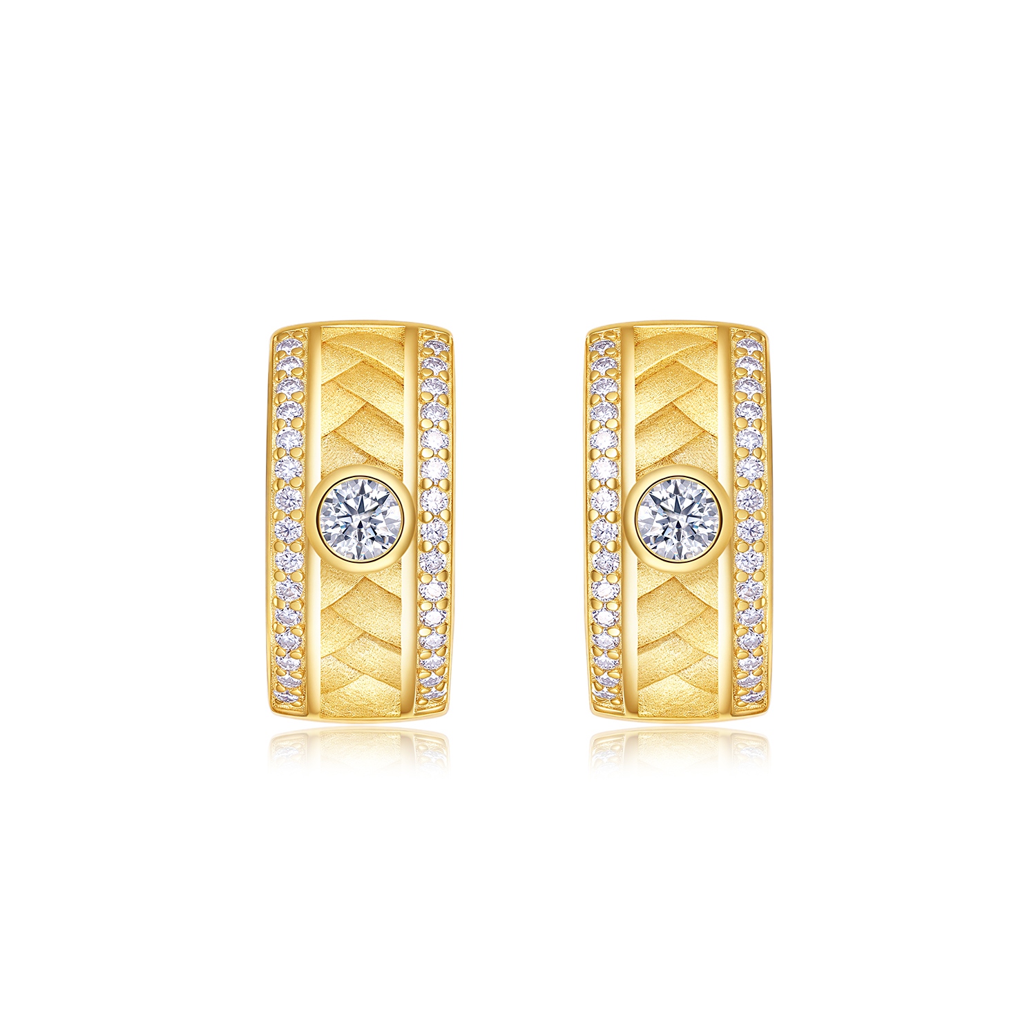 A Luxurious And Fashionable Minimalist Jewelry Earring Set Featuring Top-quality Moissanite Stones, Made Of S925 Silver Electroplated With Gold.